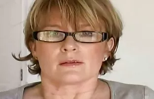 Nő, gyönyörű mellei pornó film online elcsábítja egy bikini
