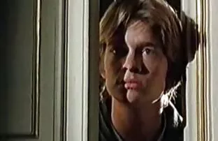 A nők vonzónak találják a mellkasát a kamera előtt, majd beszélni xxx ingyen pornó róla
