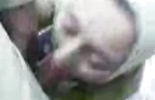 Szexi Érett szolgáltatás nagyseggű pornó az ágyon