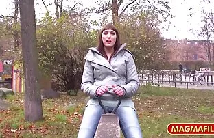 Punci egy pornó modell, egyre simogatják szexvideo free a szex a lánc