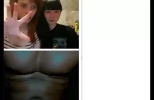 Ázsiai titkár azt mutatja, pornó teljes film a fehérnemű, hogy a főnök, szex vele a kanapén