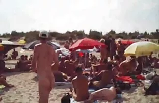 Egy fiatal nő, fekete érdekli a bi szex film javaslatot egy iroda játszik vele