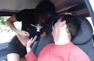 Lány ribanc terjed a lába előtt egy ember, meg a szüzesség elvesztése videó szerencsés kakas