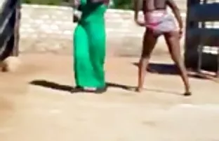 Fekete és rajongók egy csoportos beleélvezés lóval
