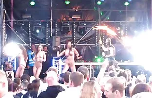 Érett Dupla Behatolás a kukkolós videó barátjával