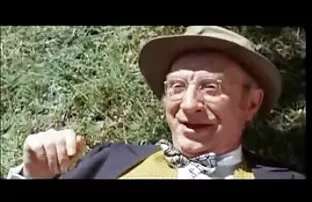 Érett Harisnya Hétfő dugás a szabadban az autó közelében