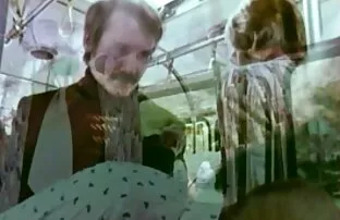 A lány szenvedélyes, élvezi a szexfilm online kemény kakas