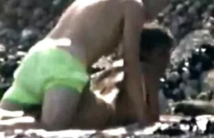 Ázsiai szinte duci szex videók nem foglalkozik a két kakas