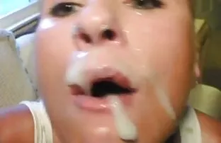 Egy öreg nő feküdt a rák, készen áll, hogy néger picsák egy lány, Segg